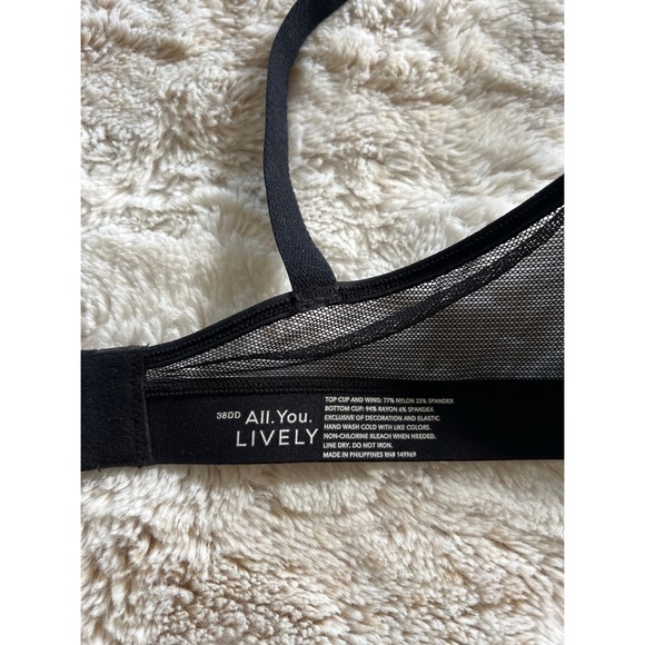 Lively Black Seamless Bralette - Picture 2 of 6